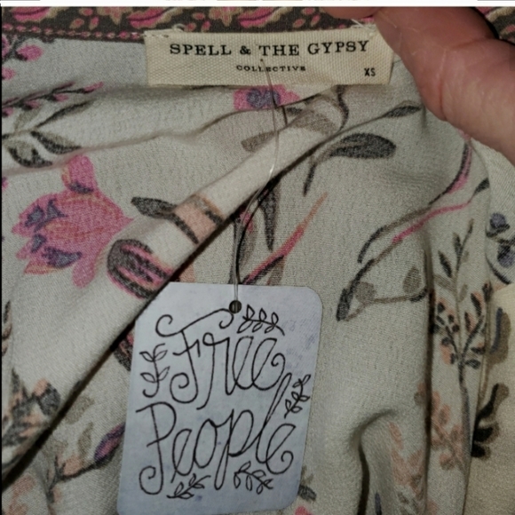 ❌SOLD❌ 🦄 *Spell Designs: Bambi Gown*🦄 - Picture 5 of 8